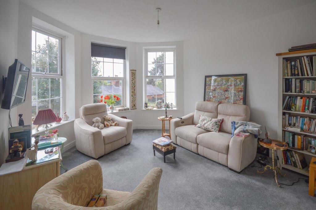 Cedar Court, Stortford 1 bed apartment £925 pcm (£213 pw)