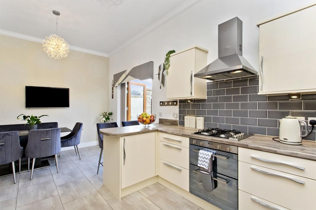 06 Kitchen
