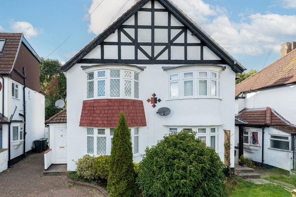 Hayes Wood Avenue Hayes BR2 2 bed semidetached house for sale £575,000