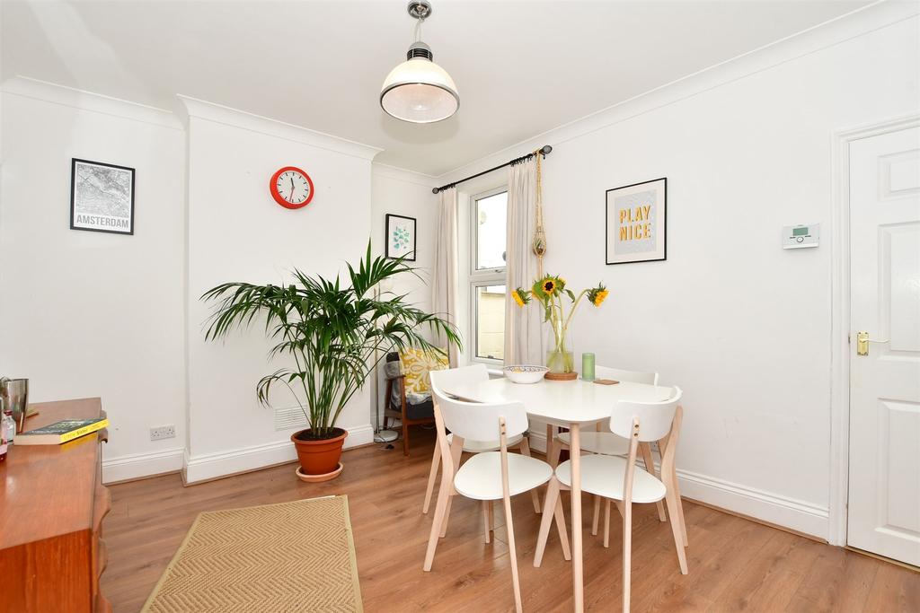 Goodwood Road, Southsea, Hampshire 2 bed end of terrace house £290,000