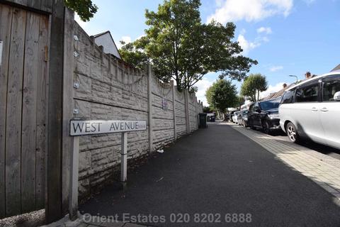 5 bedroom semi-detached house for sale, West Avenue, Hendon, NW4