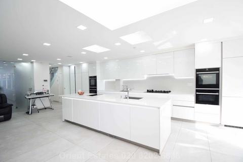 undefined, West Avenue, Hendon, NW4