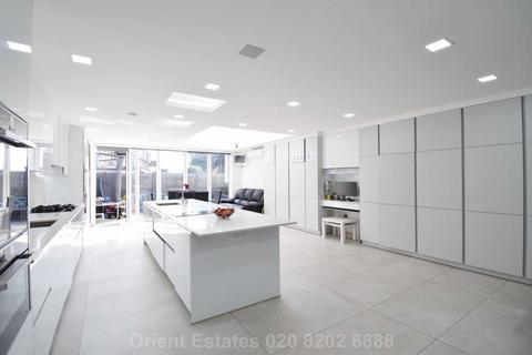 undefined, West Avenue, Hendon, NW4