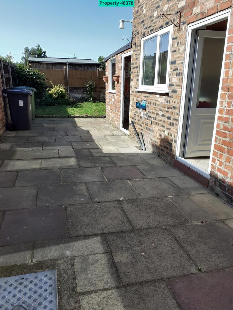 Wennington Road, Southport, PR9 7AF 3 bed semidetached house £850