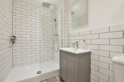 61 Hengist Way, Wallington, SM6 9BP