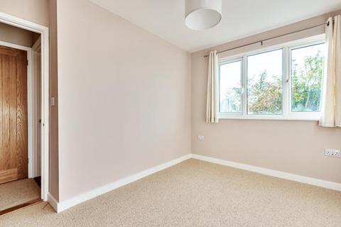 33 Lambert Walk, Thame, OX9 3DT