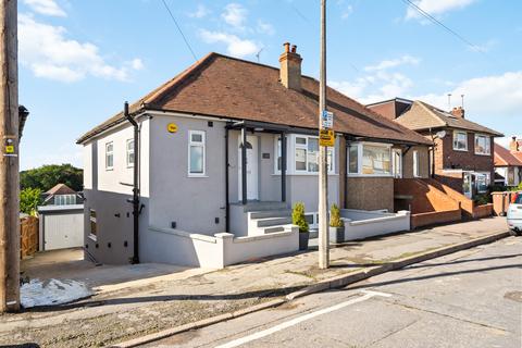 13 Moreton Road, Worcester Park, KT4 8EY