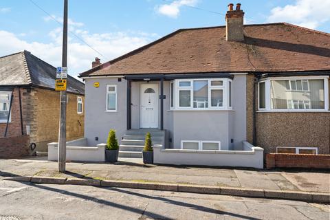 13 Moreton Road, Worcester Park, KT4 8EY