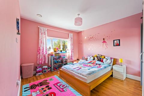 13 Moreton Road, Worcester Park, KT4 8EY