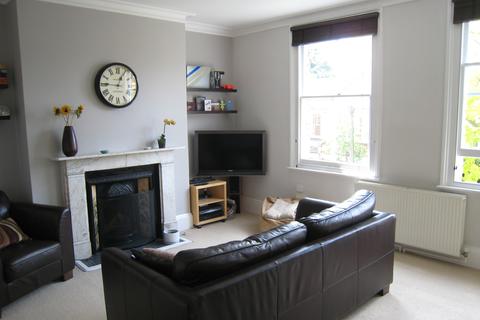 18c Queens Road, Twickenham, TW1 4EX