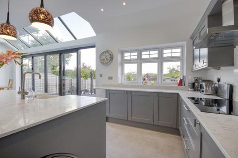 5 bedroom detached house for sale, London Road, Brentwood, CM14