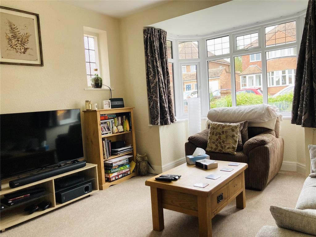 Cherry Drive, Canterbury, Kent, CT2 3 bed detached house £1,495 pcm