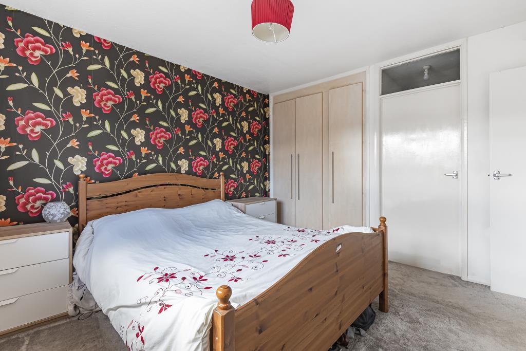 Spruce Way, Fleet, GU51 4 bed detached house £2,100 pcm (£485 pw)