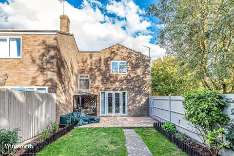 71 Woolford Way, Basingstoke, RG23 8AU
