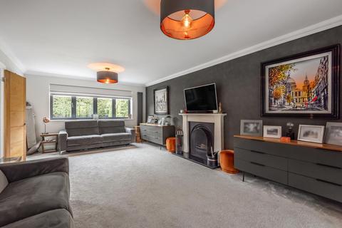 4 bedroom detached house for sale - Orchard Road, Bromley