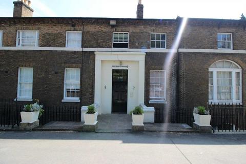 2 bedroom apartment for sale, Connaught Mews, Woolwich SE18 6SU