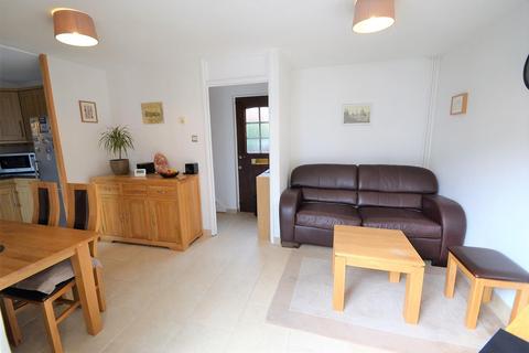 5 Loxwood Close, Feltham, TW14 8SQ