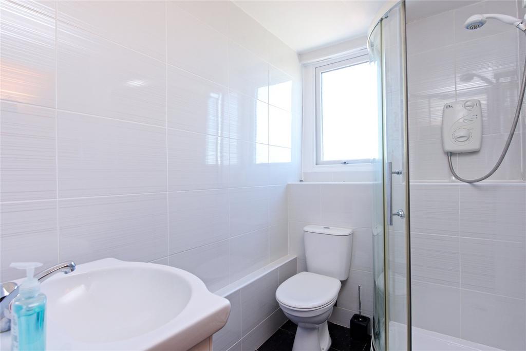 1st Flr Bathroom