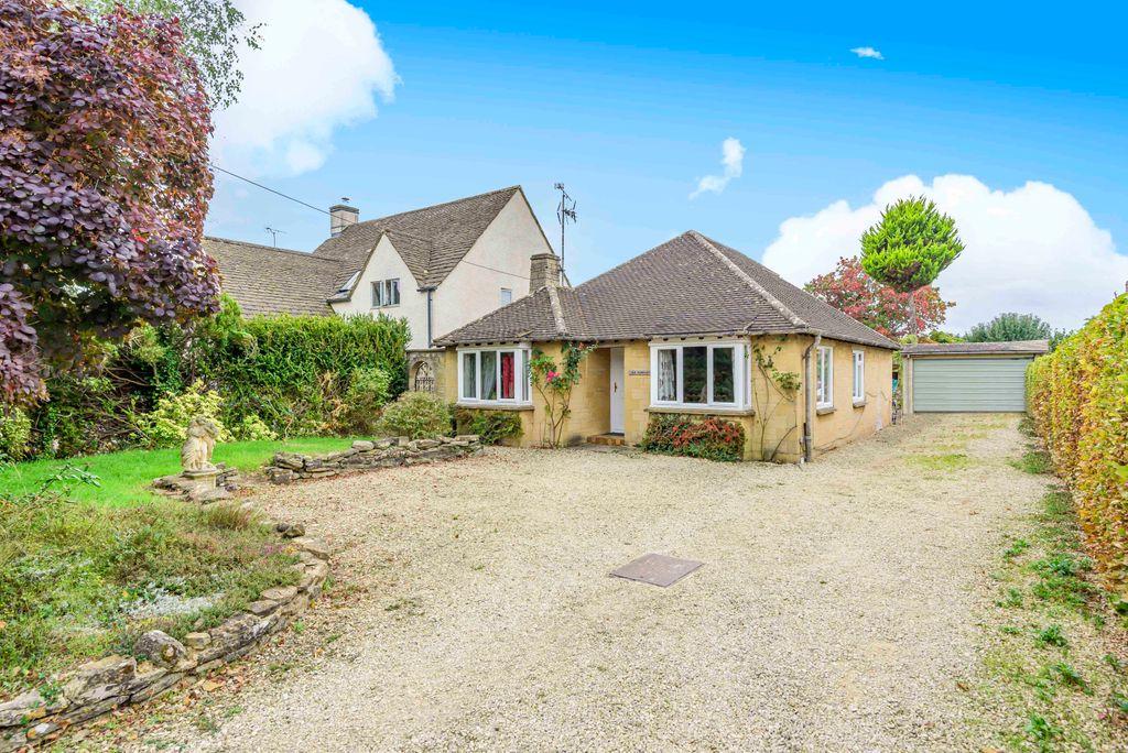 Ham Lane, South Cerney GL7 5UF 3 bed detached bungalow for sale £650,000