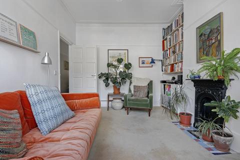 1 bedroom flat for sale, Eastcombe Avenue, Charlton, SE7