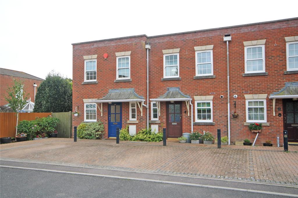 Atkinson Close, Barton on Sea, New Milton, Hampshire, BH25 2 bed terraced house for sale £415,000