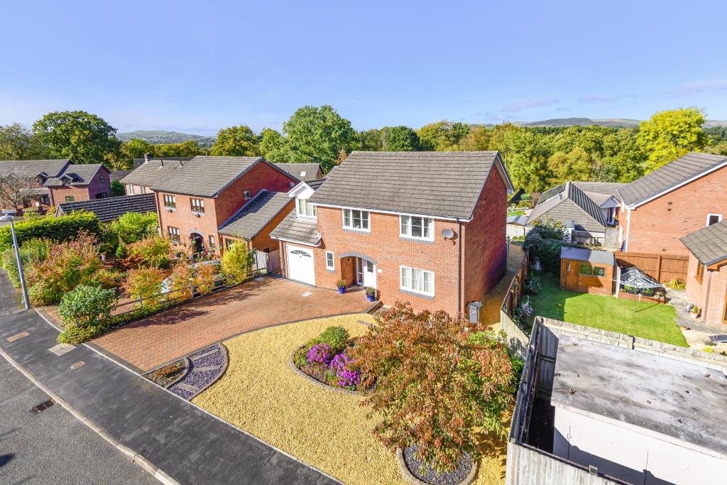 Crossgates, Llandrindod Wells, LD1 4 bed detached house £330,000