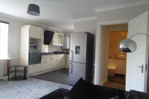 2 bedroom flat to rent, Cypress Road London SE25