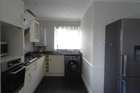 2 bedroom flat to rent, Cypress Road London SE25