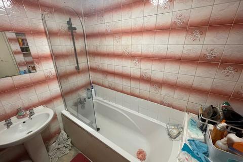 52 Bledlow Close, London, SE28 8HF