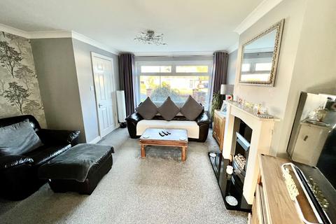 3 bedroom semi-detached house for sale - Draycott Close, Redcar, North Yorkshire, TS10 4RA