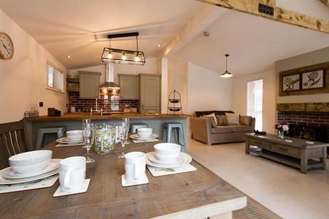 3 bedroom lodge for sale, Fordingbridge, The New Forest Hampshire