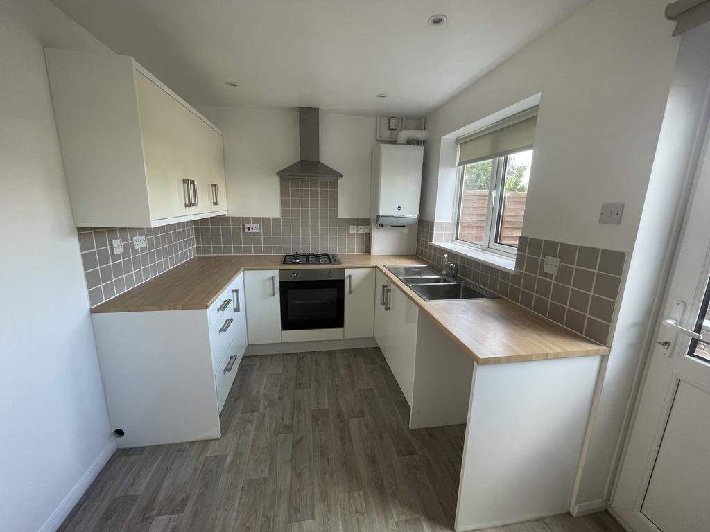 Woodmere Way, Kingsteignton 2 bed terraced house £825 pcm (£190 pw)
