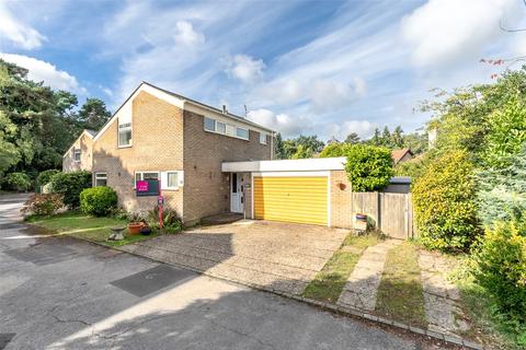 3 bedroom detached house for sale - Abbey Close, Harmans Water, Bracknell, Berkshire, RG12