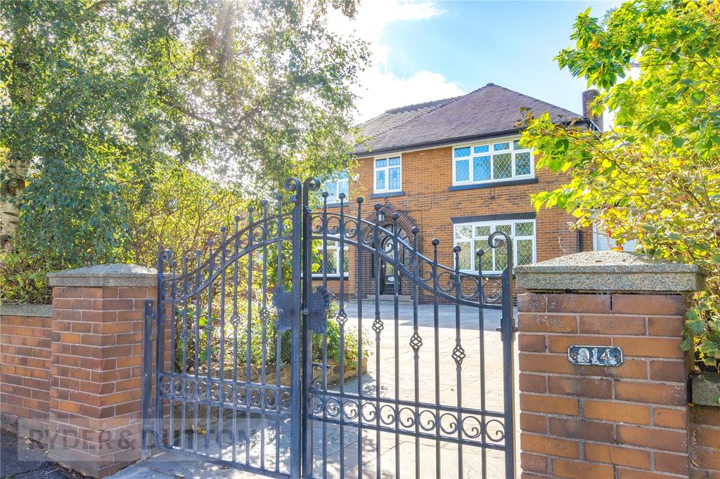 Oldham Road, Thornham, Rochdale, OL11 4 bed detached house £695,000