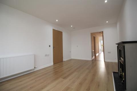 6 bedroom semi-detached house to rent, Wheatlands Road, Galashiels, TD1