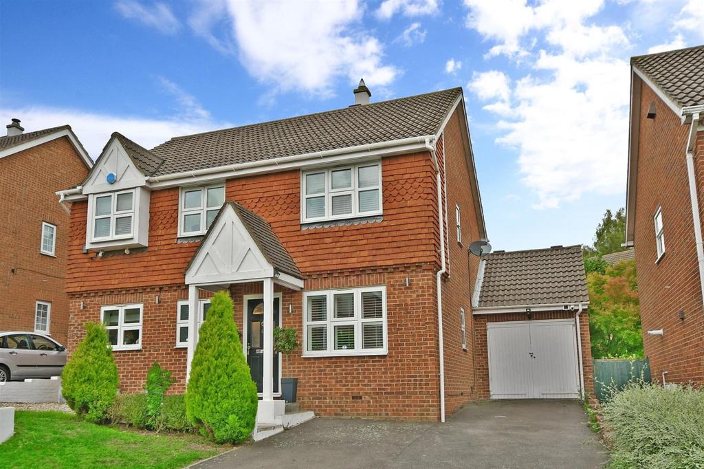 Richborough Drive, Strood, Rochester, Kent 4 bed detached house £675,000