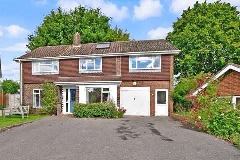 7 Windmill Close, Horsham, RH13 6BY