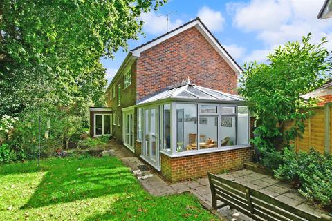 7 Windmill Close, Horsham, RH13 6BY