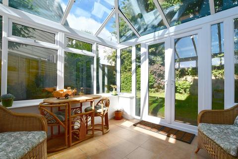 7 Windmill Close, Horsham, RH13 6BY