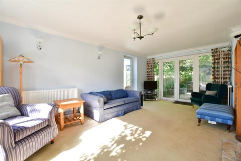 7 Windmill Close, Horsham, RH13 6BY