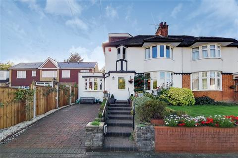 4 bedroom semi-detached house for sale - Whitchurch Gardens, Edgware, Greater London, HA8