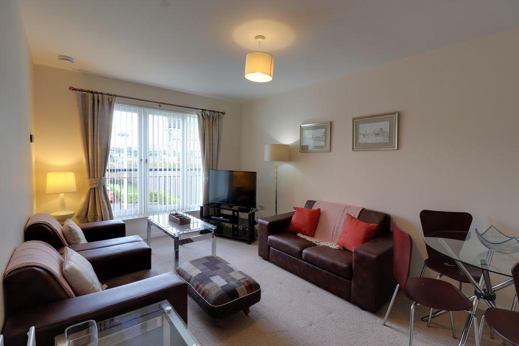 James Weir Grove, Glasgow G71 7PL 2 bed flat £158,000