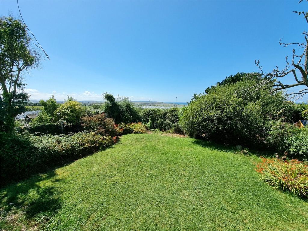 Poughill, Bude 4 bed bungalow £450,000