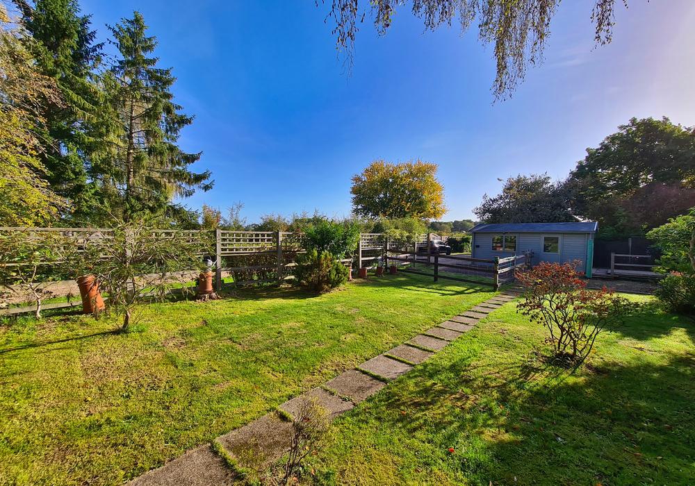Purkiss Close, Woodlands SO40 2 bed terraced house £400,000