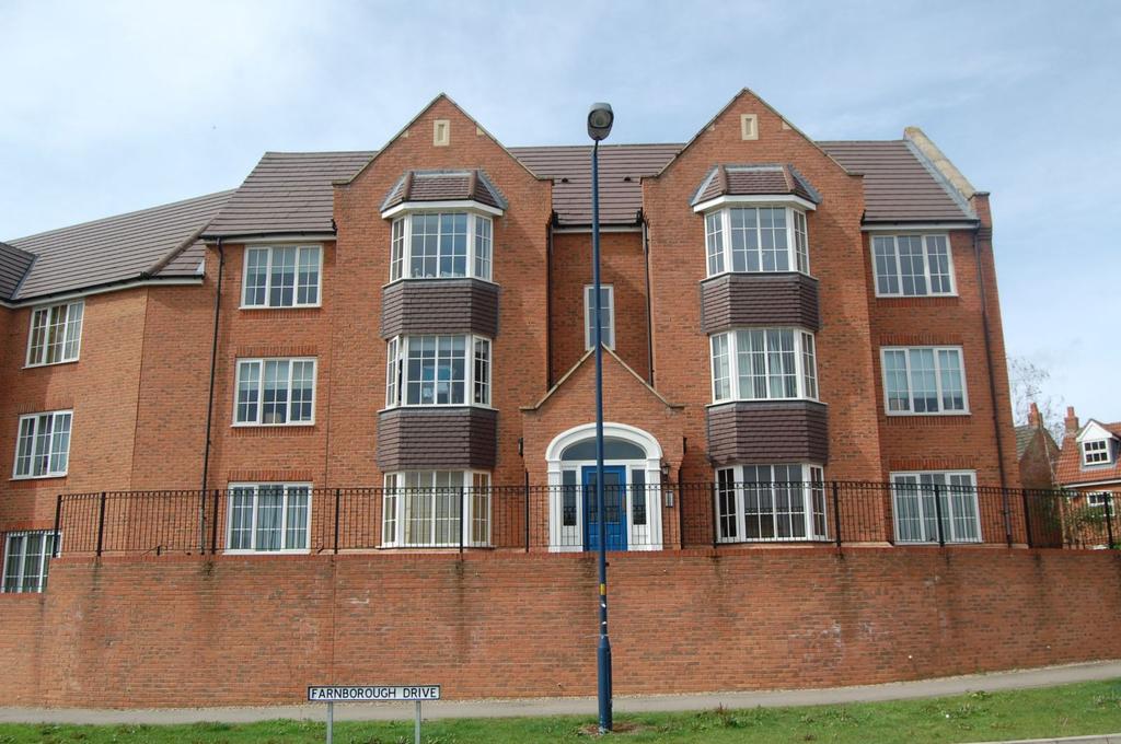 Farnborough Drive, Middlemore, Northants NN11 8AL 2 bed flat £670 pcm