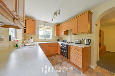 38 Cherry Tree Avenue, London Colney, St Albans, AL2 1RX