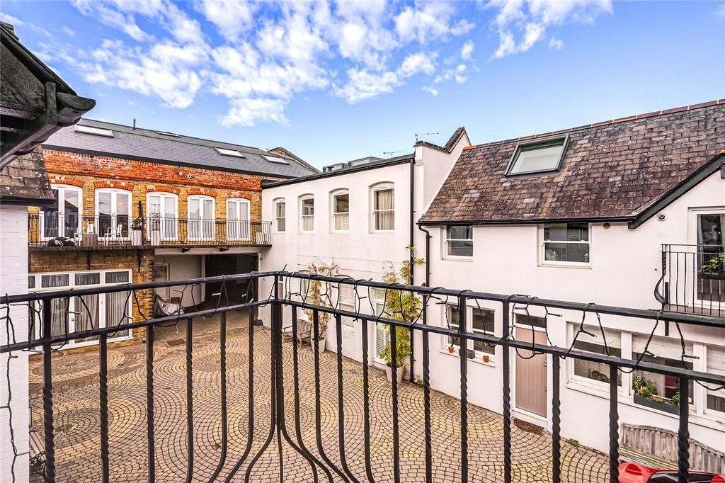 House in London - View 3