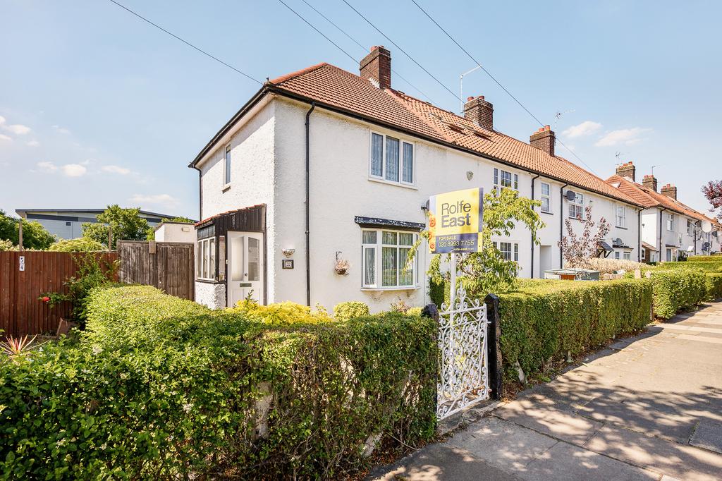 Saxon Drive, Acton, W3 3 bed end of terrace house £725,000