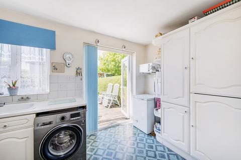52 Saxon Drive, Acton, London, W3 0NR