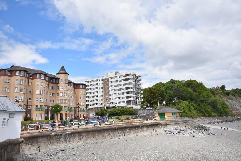65 Seabank, The Esplanade, Penarth, CF64 3AR 2 bed apartment for sale